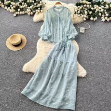 批发韩系穿搭女温柔风甜美重工刺绣灯笼袖衬衫<b class='q'>高腰</b>大摆半身<b class='q'>裙</b>气质套装