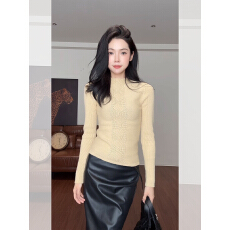 批发法式红色半高领麻花针织打底衫女<b class='q'>秋</b>冬高级感气质内搭修身显瘦上衣