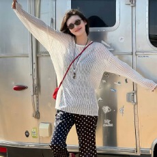 批发夏季设计感微透<b class='q'>镂空</b>防晒<b class='q'>罩衫</b>宽松显瘦上衣侧开叉下摆宽松<b class='q'>针织</b>衫