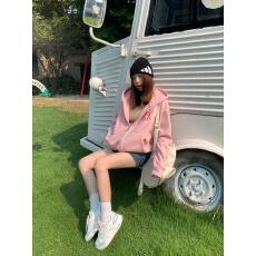华棉复合+做旧工艺+后包领火柴人刺绣粉色连帽卫衣女