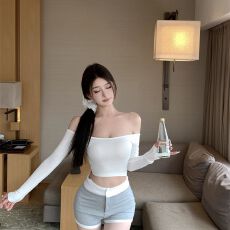 批发小提花+曼巴棉 一字肩白色长袖T恤女秋季性感显瘦短款露脐<b class='q'>上衣</b>