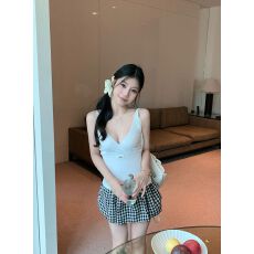 批发辣妹风蕾丝花边吊带无袖连衣裙女夏季新款小个子修身显瘦A字短裙