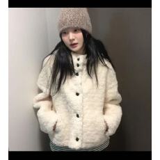 批发韩国25<b class='q'>秋</b>冬 学院风连帽减龄短款羊羔毛保暖外套女装