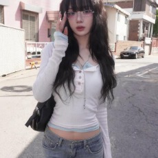 批发<b class='q'>韩国</b>ins秋日气质学生坑条半扣长袖<b class='q'>T</b><b class='q'>恤</b>上衣女