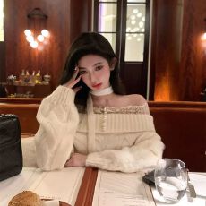 批发白色一字肩蕾丝针织毛衣女秋冬季加厚慵懒风气质宽松休闲露肩上衣