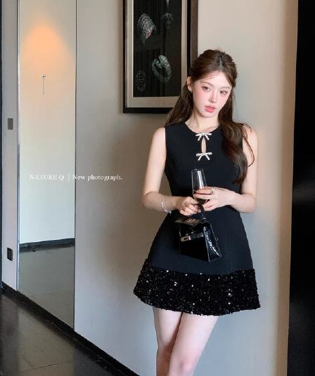 프랑스식 천 금빛 바람 스팽글 패치워크 허리 수축 민소매 여성 드레스 일상 웨어러블 예복 치마 작은 검은 드레스