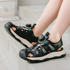 批发2025新款男童凉鞋<b class='q'>夏</b>季儿童沙滩鞋旋转扣运动男孩防踢包头鞋软底潮