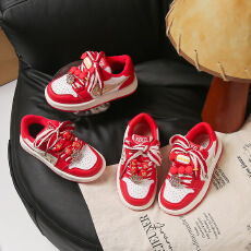 喜庆儿童板鞋2025年冬季新款加绒保暖女宝宝休闲鞋软底男童单鞋子