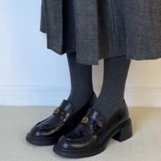 批发<b class='q'>复古</b>厚底粗跟山茶花乐福鞋女2025新款一脚蹬通勤小皮鞋