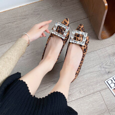 批发黑色小香风法式尖头水钻方扣女单鞋2026新款内增高大码女鞋41—43