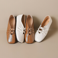 批发方头软底单鞋女2026新款春秋褶皱奶奶鞋平底<b class='q'>舒适</b>通勤豆豆鞋大码