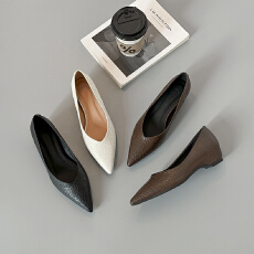 批发尖头一脚蹬素帮米白色工作鞋<b class='q'>春</b>夏新款女鞋2026秋通勤内增高单鞋女