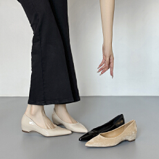 批发复古低跟工作鞋浅口尖头百搭单鞋女一脚蹬简约女鞋2026新款<b class='q'>春</b>秋季