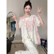 批发【官图 原版布料 】纯欲露肩印花抽绳短袖<b class='q'>T</b><b class='q'>恤</b>女别致宽松上衣