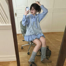 批发小个子奶系秋冬两件套装学院风蝴蝶结绑带衬衫裙显瘦花边背心毛衣