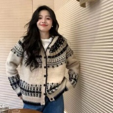 批发韩代全羊毛重工连帽针织<b class='q'>毛衣</b><b class='q'>开衫</b>女秋冬新款复古高级感