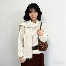 批发2025秋冬季新款<b class='q'>韩版</b>女毛衣慵懒风宽松设计感毛球可拆卸连帽针织衫