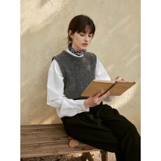 批发灰色针织马甲背心女早秋新款小个子复古叠穿圆领毛衣马夹上衣