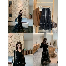 批发实价实拍<b class='q'>蕾丝</b>压褶重工半身A字长裙➕假两件绑带V领挂脖针织衫上衣