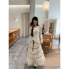 批发蕾丝压褶重工半身长裙➕不规则翻领一字肩纯欲风<b class='q'>针织</b>衫