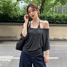 批发实拍大码夏季新款假两件一字肩挂脖短袖女夏季收腰显瘦蝙蝠袖上衣