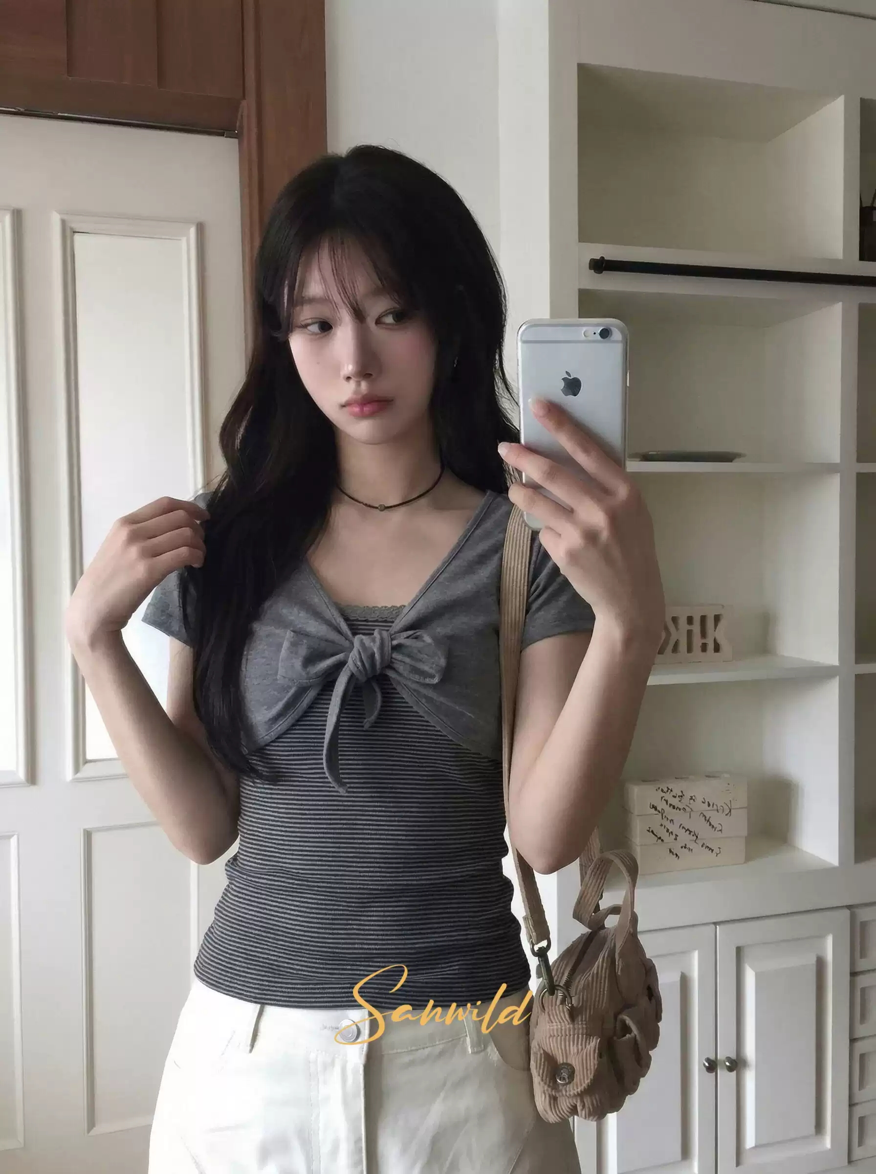 한 부서 스트라이프 나비 매듭 V넥 반팔 티셔츠 여성 여름 디자인 센스 작은 대중 몸매 가꾸기 슬림해 보이는 고유 한 Chic 맨위