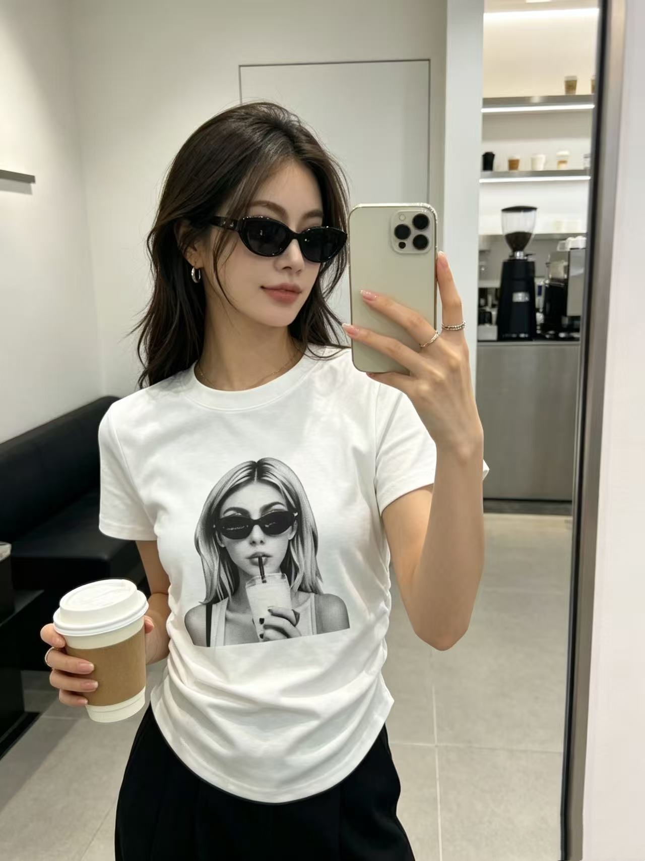 열세 개 2026 아메리칸 핫걸 라운드 넥 초상화 프린트 몸매 가꾸기 슬림해 보이는 다용도 반팔 티셔츠 여성 어깨 패드 맨위