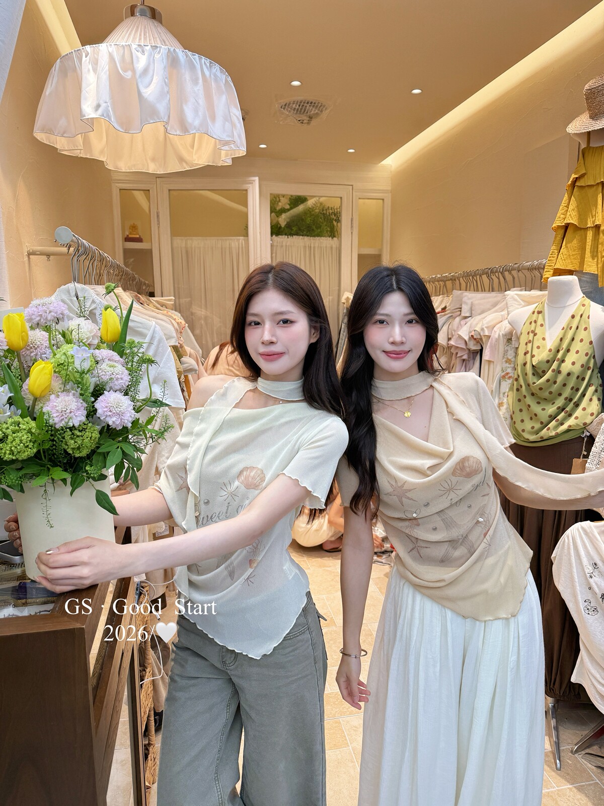 열세 개 gs.good 여름 프랑스식 품격 부드러운 프린트 흔들다 칼라 캐주얼 반팔 티셔츠 맨위 여성 작은 셔츠