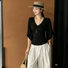 批发蝙蝠袖条纹七分袖t恤女夏季2026新款高级感v领<b class='q'>中袖</b>上衣设计感小众