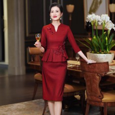 批发喜婆婆婚宴装高端2025新款婚礼<b class='q'>妈妈</b>礼服高贵旗袍连衣裙假两件套春