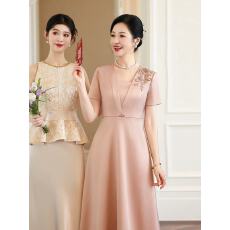 批发高端<b class='q'>妈妈</b>婚宴礼服粉色新款2026喜婆婆气质连衣裙