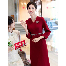 批发酒红色妈妈婚宴礼服高贵年轻<b class='q'>连衣裙</b><b class='q'>高档</b>喜婆婆婚宴装婚服