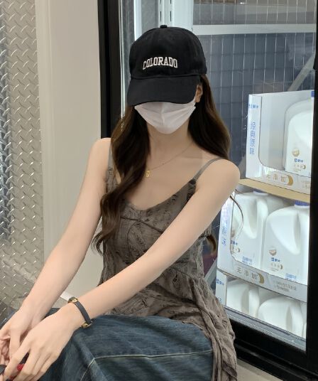 실사 정가 2025 새로운 레트로 찢어진 마 오래된 V넥 프릴 비스듬한 밑단 말꼬리 조끼 슬립