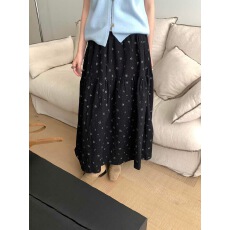 批发小<b class='q'>清新</b>碎花半身裙女2025秋季新款过膝显瘦伞裙复古ins风长裙