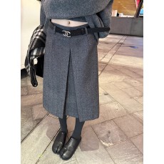 Here yaya shop 入冬仪式感时髦精小A字版人字纹50%羊毛呢料中裙