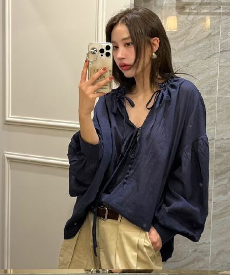 있음 선적 한 부서 느슨함 센스 마이크로 ~을 통해 삼색 루즈핏 V넥 레이스 업 셔츠