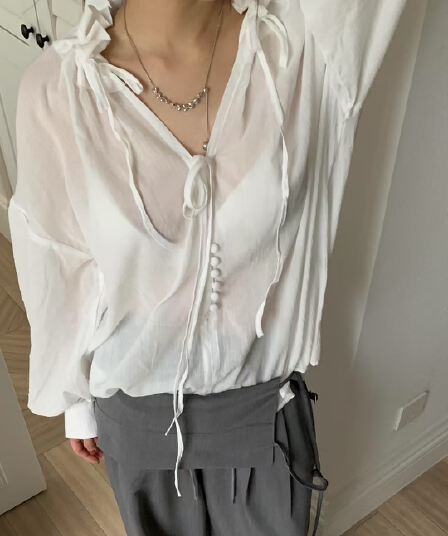 지금 삼색 루즈핏 V넥 레이스 업 셔츠