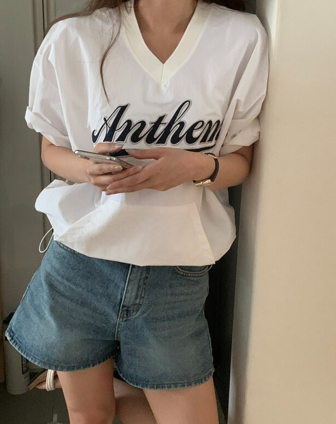 지금 아메리칸 캐주얼 패치 자수 V넥 맨위