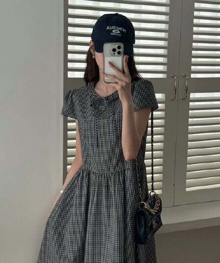 있음 선적 삼색 프릴 라운드 넥 체크무늬 반팔 드레스