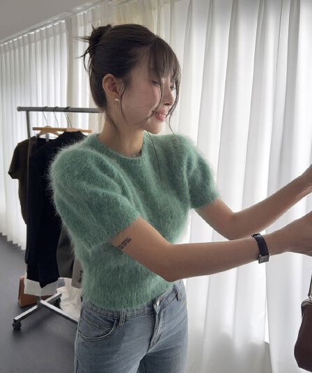 있음 선적 한 부서 삼색 털이 많은 보온 라운드 넥 반팔 스웨터 맨위