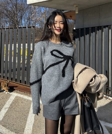 있음 선적 한 부서 다용도 나비 매듭 자카드 라운드 넥 풀오버 긴팔
