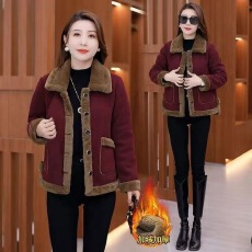 批发<b class='q'>中老年</b>妈妈女装时尚洋气减龄加绒保暖外套宽松显瘦遮肚秋冬新款