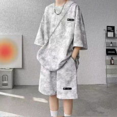 批发夏季套装<b class='q'>男</b>小众设计感扎染五分袖<b class='q'>t</b><b class='q'>恤</b>短裤潮流酷帅大码<b class='q'>男</b>装一整套