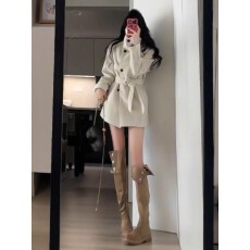 批发初秋新款大衣女款2025新款韩版高级感气质小个子短款收腰毛呢外套