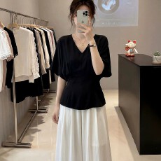 批发法式高级黑色V领正肩短袖T恤女2026夏新款大码胖mm<b class='q'>蝙蝠</b>袖收腰上衣