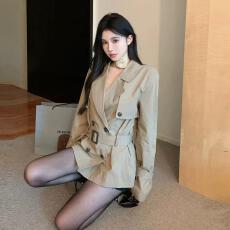 批发卡其色高级感双排扣短款风衣外套女春秋<b class='q'>新款</b>小个子大衣