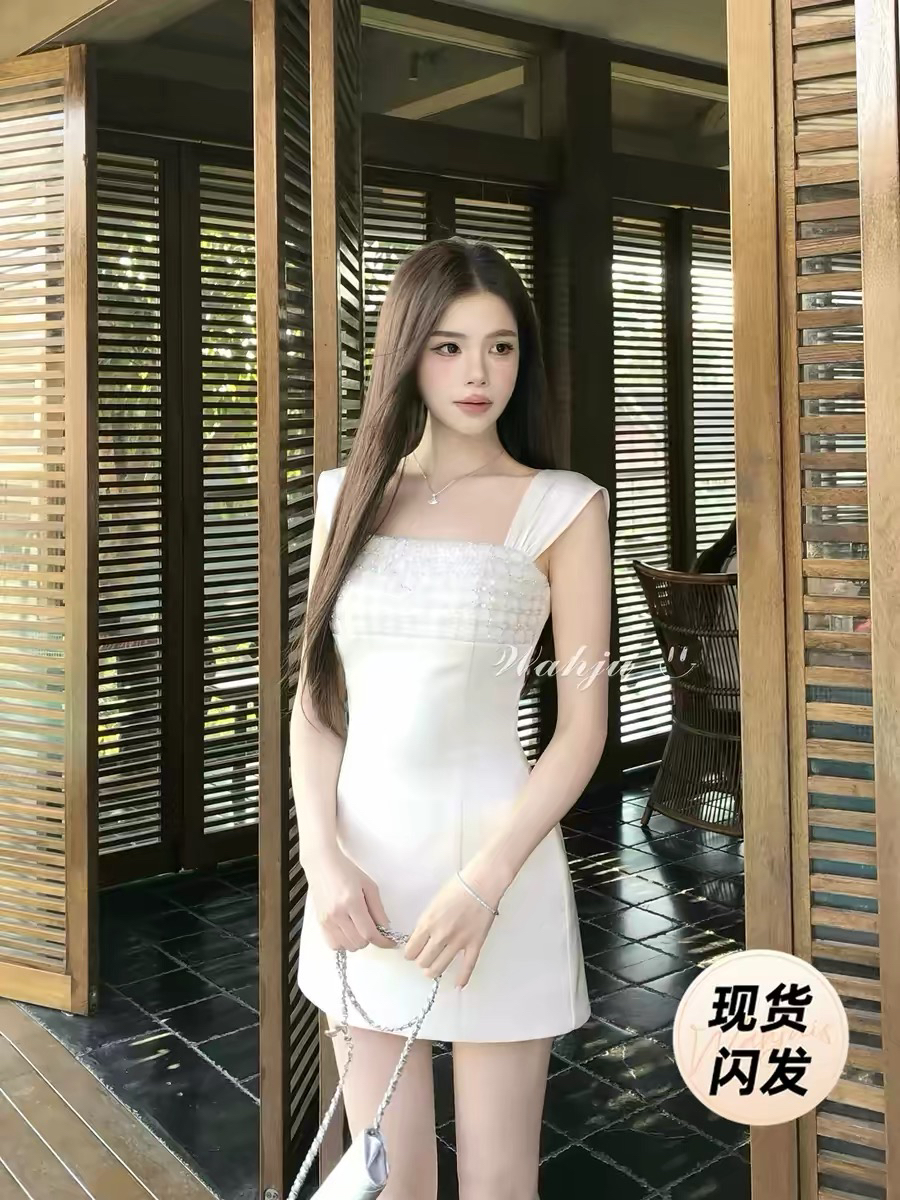 회화 솔루션 wahju 꽃 리 천 골드 이른 봄 프랑스식 네클라인 비즈 박기 디자인 품격 슬림해 보이는 조끼 여성 드레스