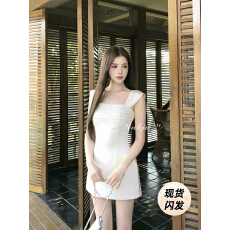 批发画解WAHJU 朵莉千金 早春法式领口钉珠设计气质显瘦背心连衣裙女