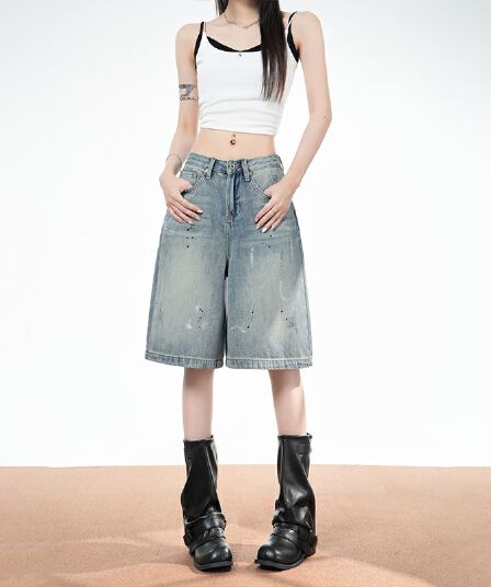 실사 느낌 대법원 한 여성 분위기 부드러운 대비 편안함 슬림해 보이는 먹물 워싱 블루 데님 바지 여성