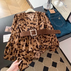 批发实拍秋季爆款豹纹V领收腰长袖衬衫<b class='q'>不规则</b>辣妹灯笼袖上衣配腰带